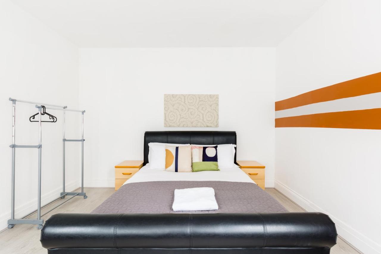 Beautiful 6 Bedroom House For 17 Guests Next To Edgbaston Stadium เบอร์มิงแฮม ภายนอก รูปภาพ