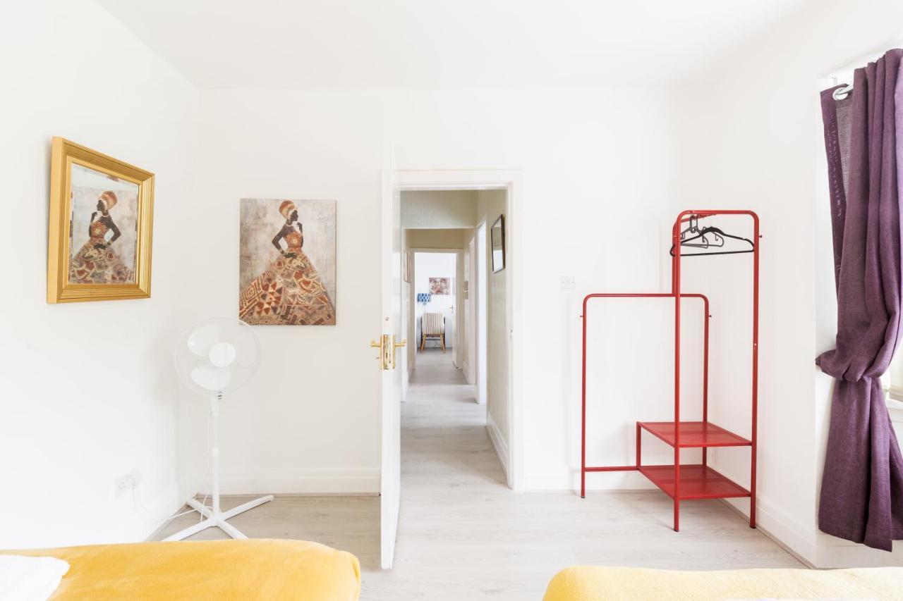 Beautiful 6 Bedroom House For 17 Guests Next To Edgbaston Stadium เบอร์มิงแฮม ภายนอก รูปภาพ
