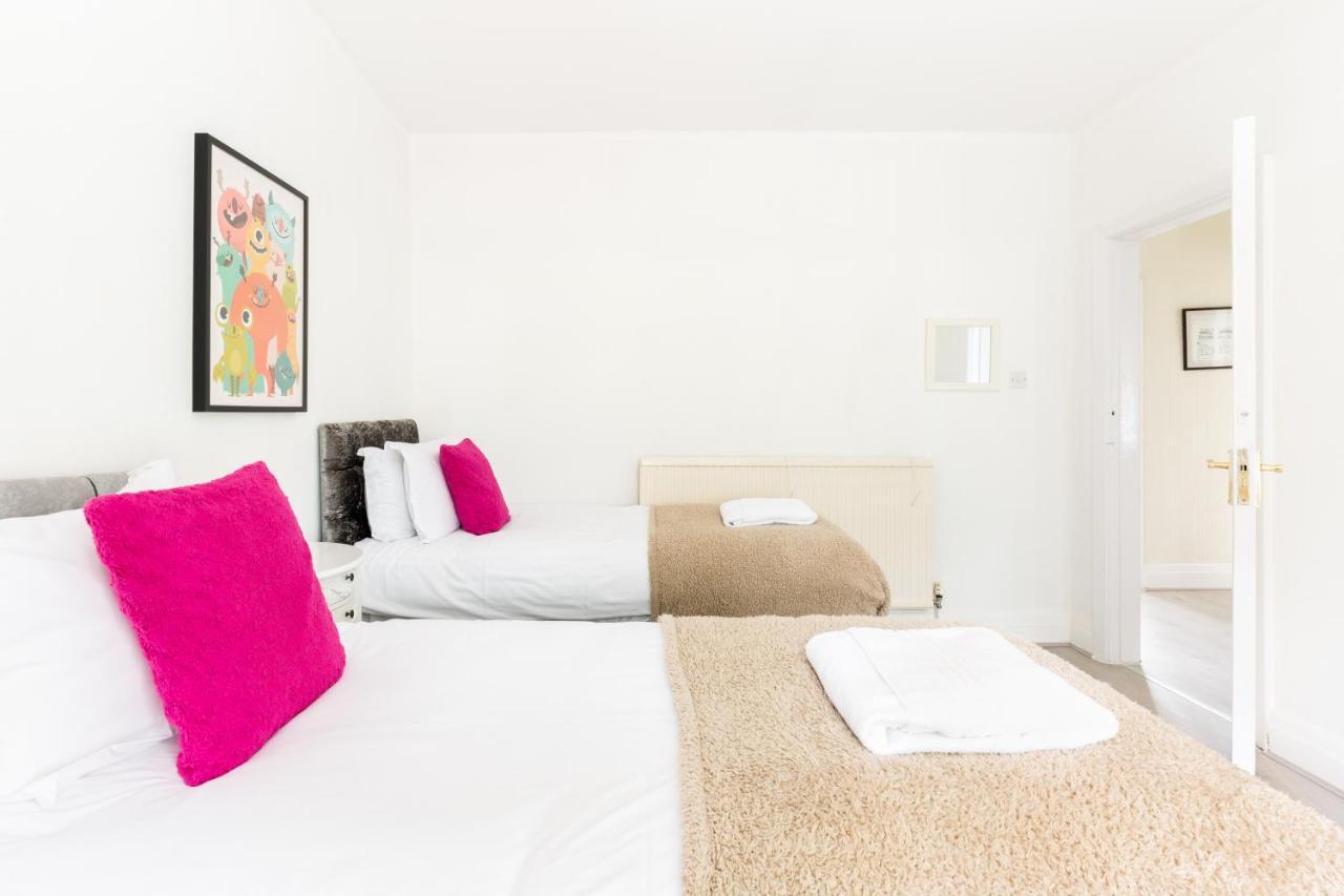 Beautiful 6 Bedroom House For 17 Guests Next To Edgbaston Stadium เบอร์มิงแฮม ภายนอก รูปภาพ