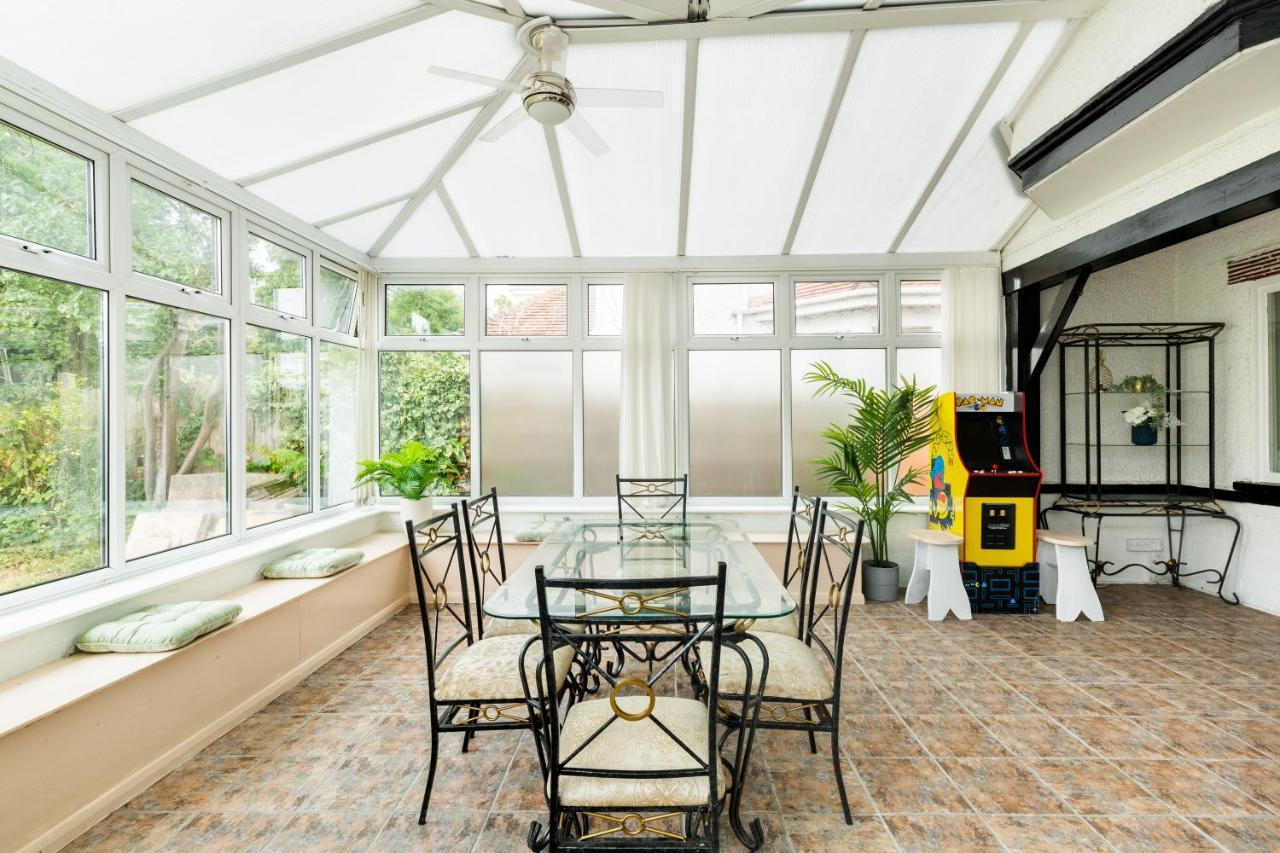 Beautiful 6 Bedroom House For 17 Guests Next To Edgbaston Stadium เบอร์มิงแฮม ภายนอก รูปภาพ