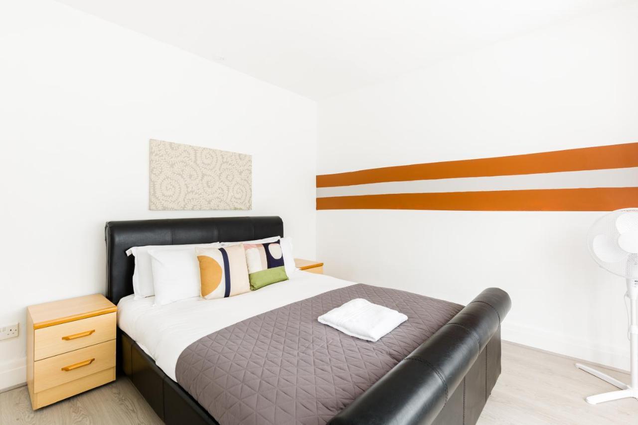 Beautiful 6 Bedroom House For 17 Guests Next To Edgbaston Stadium เบอร์มิงแฮม ภายนอก รูปภาพ