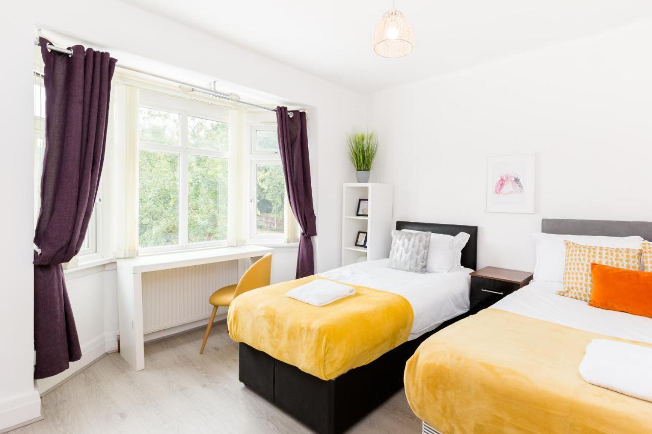 Beautiful 6 Bedroom House For 17 Guests Next To Edgbaston Stadium เบอร์มิงแฮม ภายนอก รูปภาพ