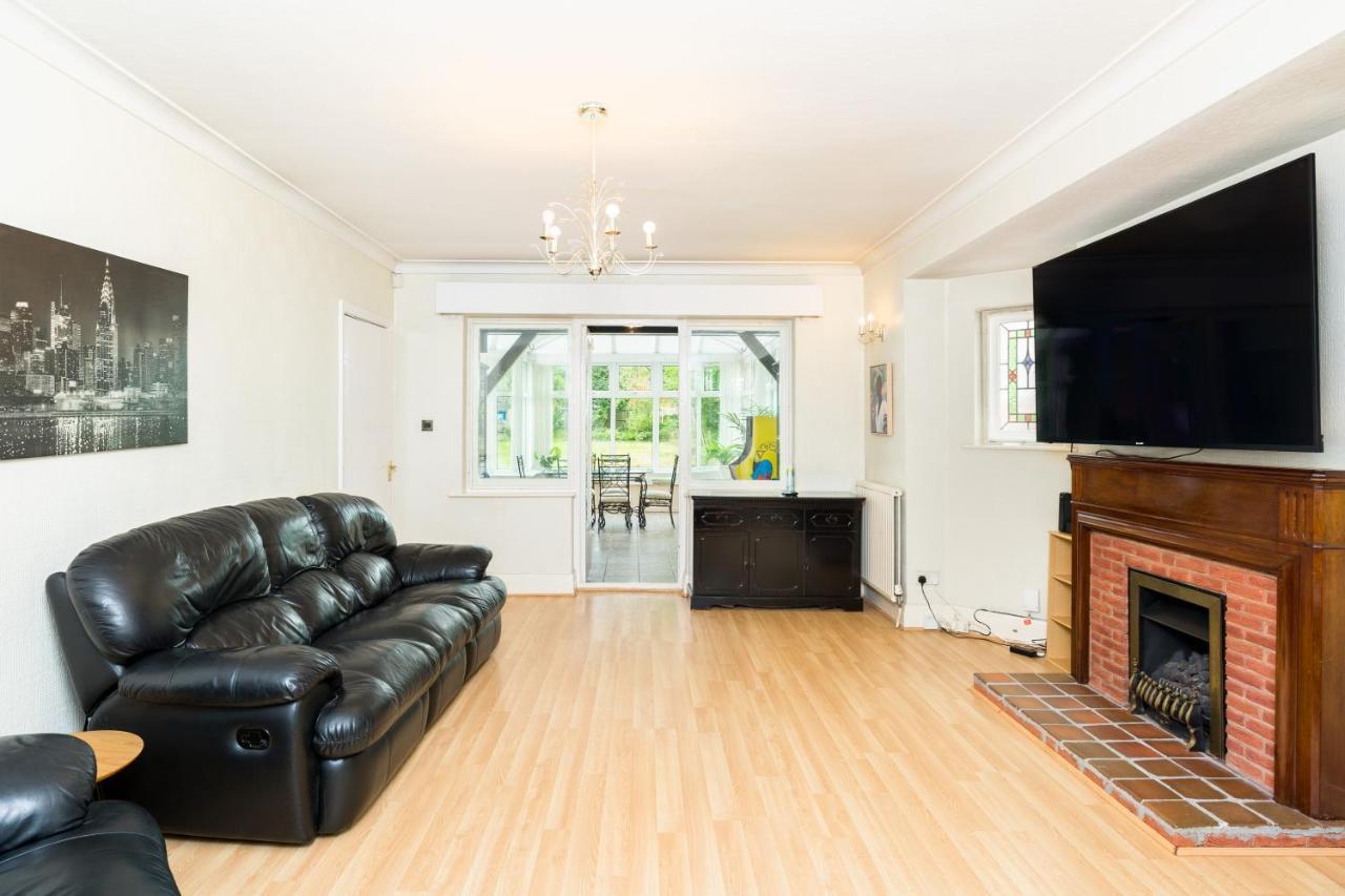 Beautiful 6 Bedroom House For 17 Guests Next To Edgbaston Stadium เบอร์มิงแฮม ภายนอก รูปภาพ