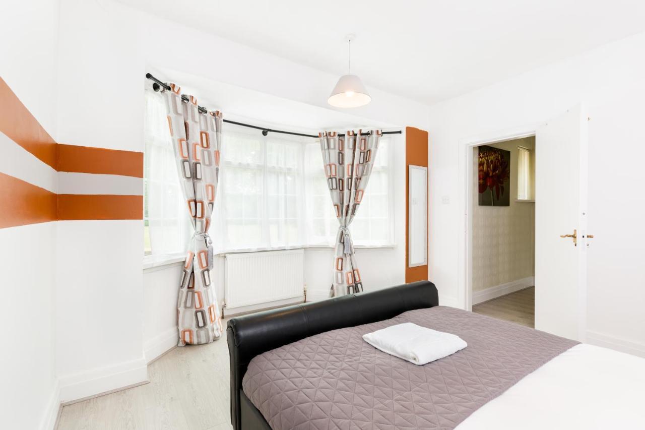 Beautiful 6 Bedroom House For 17 Guests Next To Edgbaston Stadium เบอร์มิงแฮม ภายนอก รูปภาพ
