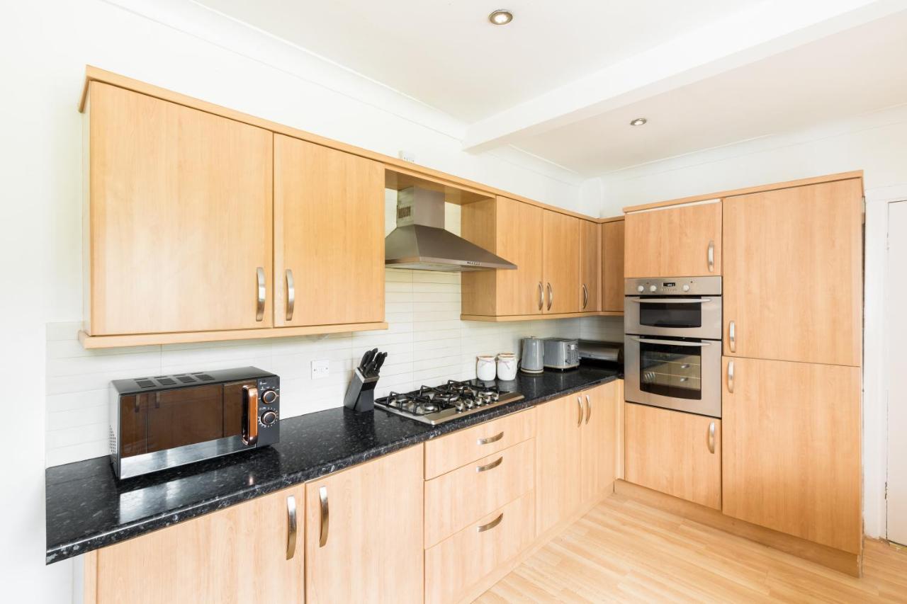 Beautiful 6 Bedroom House For 17 Guests Next To Edgbaston Stadium เบอร์มิงแฮม ภายนอก รูปภาพ