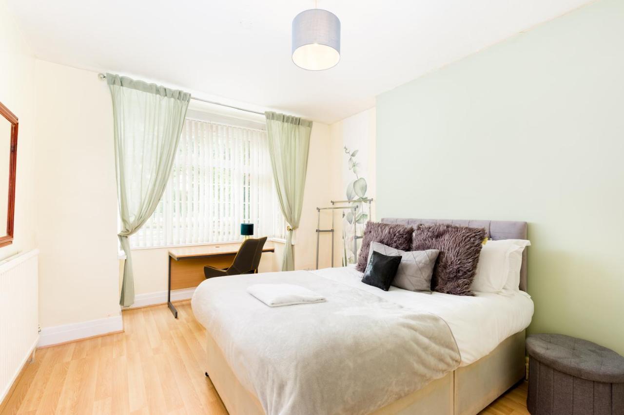 Beautiful 6 Bedroom House For 17 Guests Next To Edgbaston Stadium เบอร์มิงแฮม ภายนอก รูปภาพ